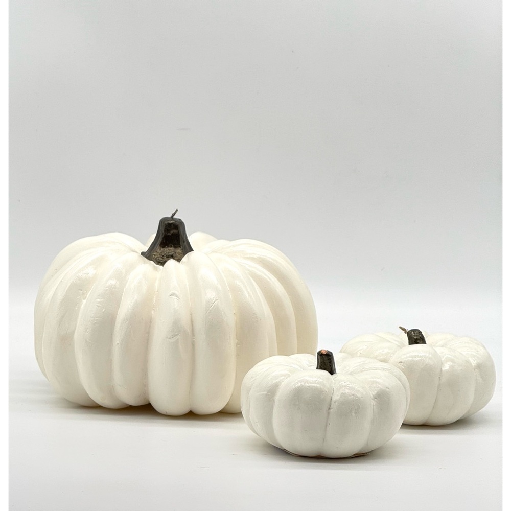 POTTERY BARN WHITE PUMPKIN CANDLE SET